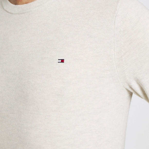 Tommy Hilfiger L soft knit tailored crew neck cream/off white sweater - Picture 2 of 5